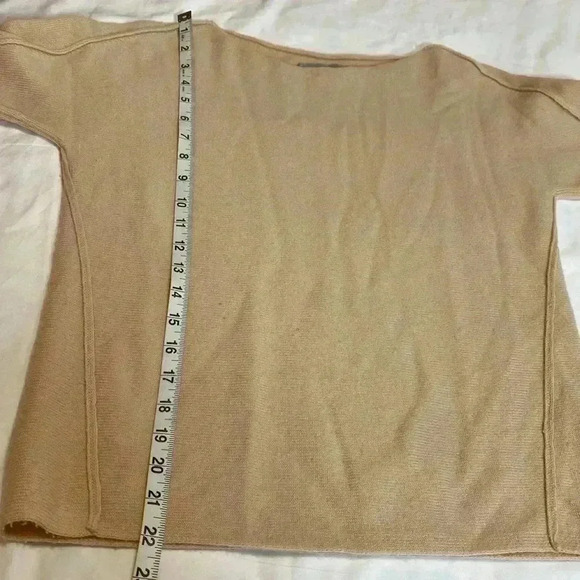 Vince Cashmere & Wool Blend XS Sweater with Boat Neck Collar & Cuffed Sleeves. - Picture 11 of 12